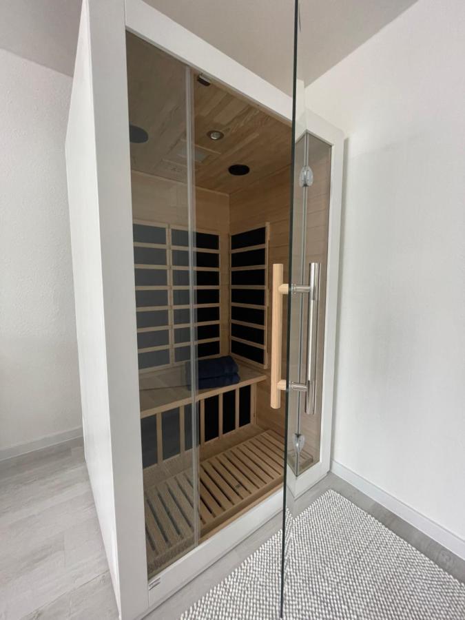 Luxus Apartment Am Fremersberg - Zentral - Mit Sauna & Badewanne บาเดน-บาเดน ภายนอก รูปภาพ